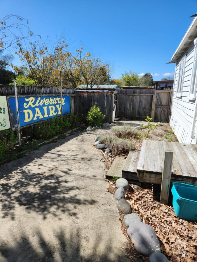 Taylors Lodge Turangi Bagian luar foto