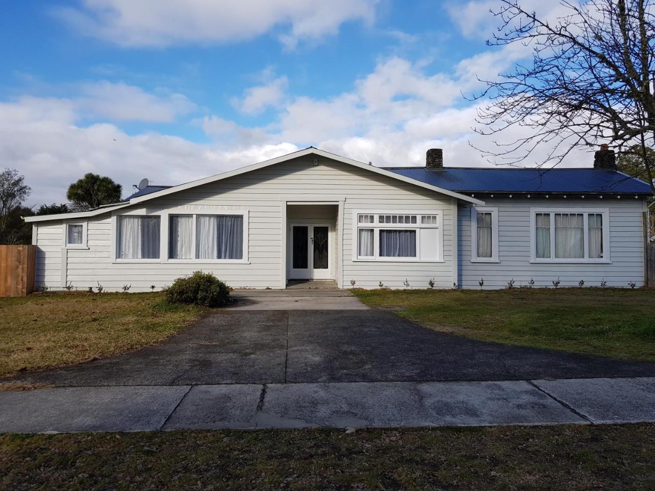 Taylors Lodge Turangi Bagian luar foto
